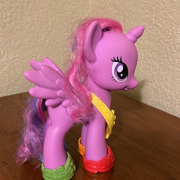 Twilight Sparkle Pony 8.5 inch - Picture 2 of 9